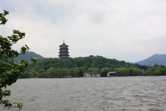 如果能够通过表达自己坚定的意志从而打动别......《受益终身的思维模型》摘录